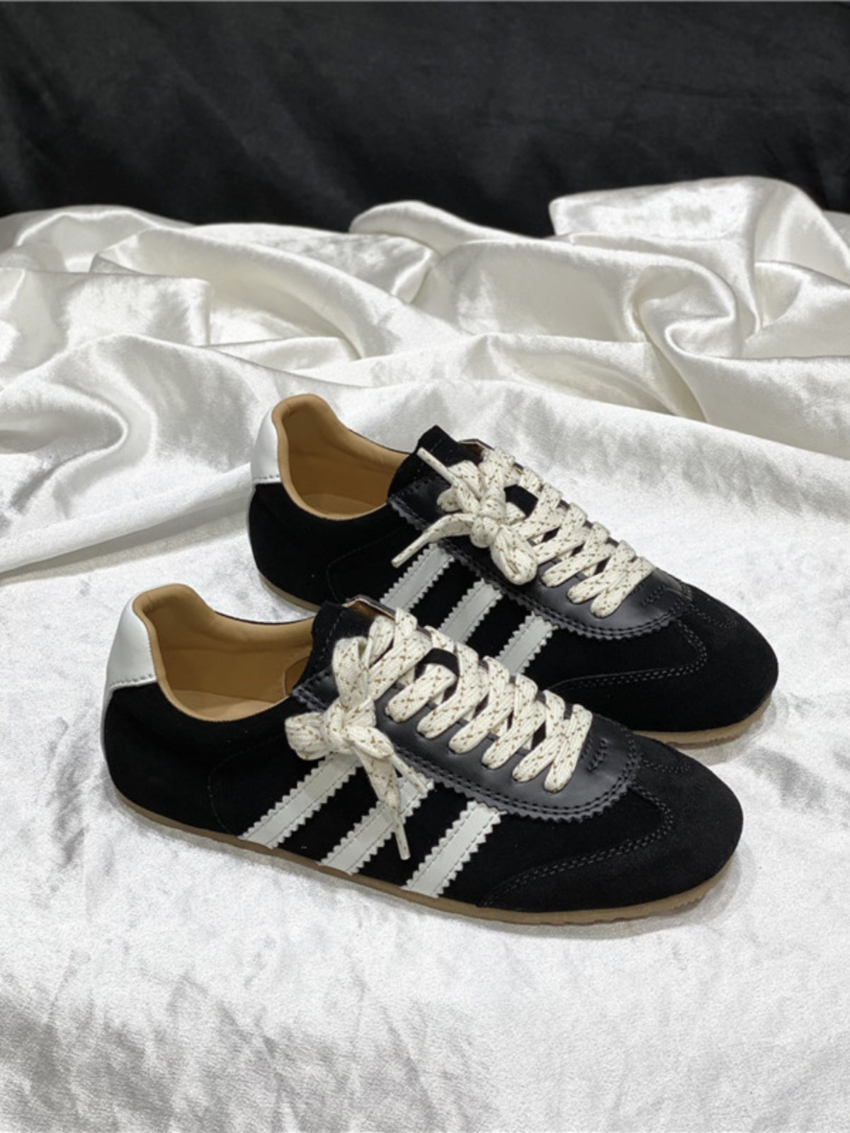 Women's suede retro German training shoes, flat genuine leather soft sole, Hong Kong style stylish three-stripe shoes, autumn and winter sports shoes for all seasons