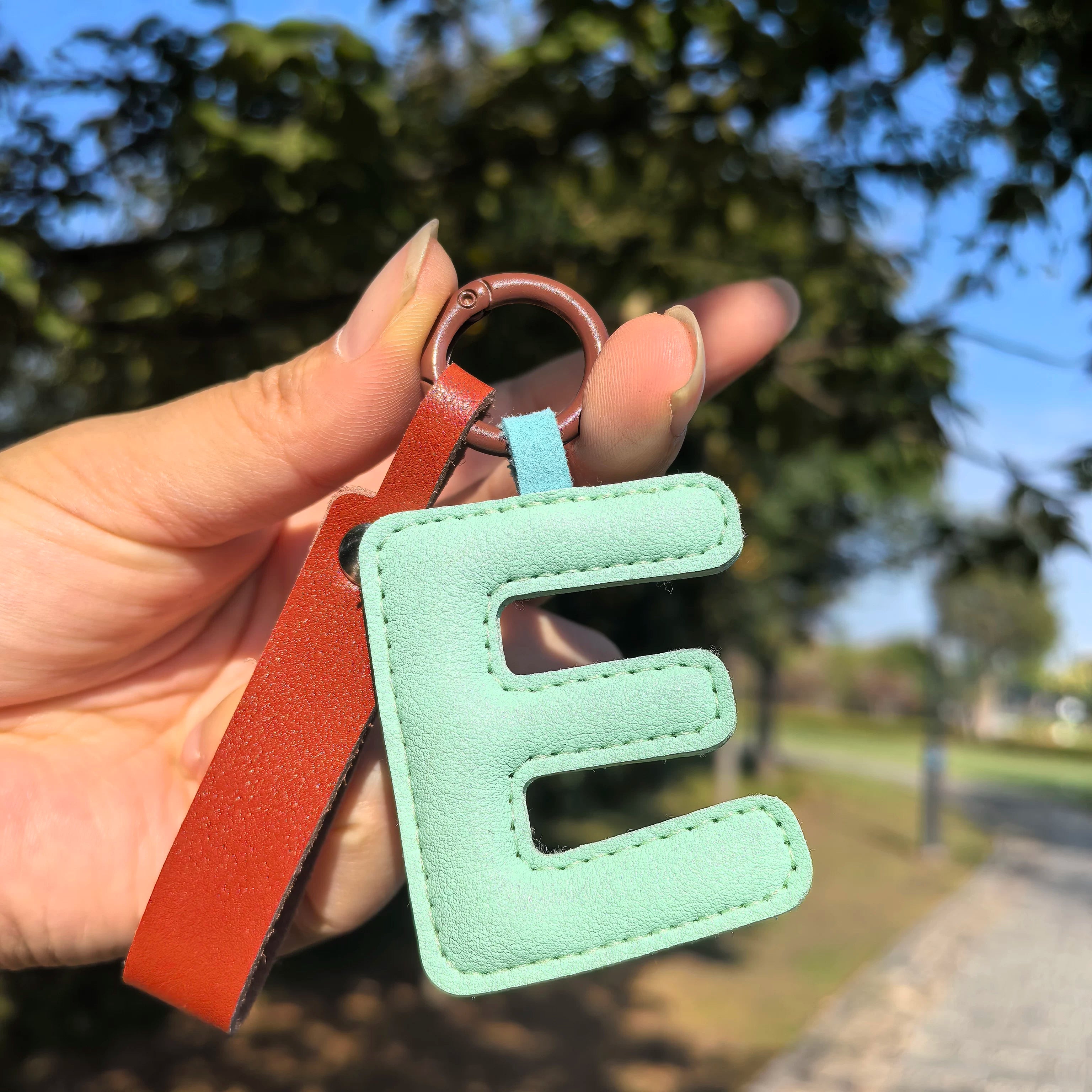 Şokoladlı İngilis hərfli açar zənciri avtomobil açar zənciri çantası aksesuarı mobil telefon cazibəsi ST