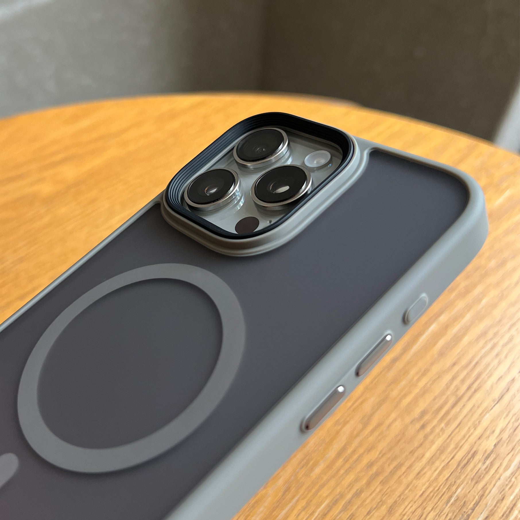 N52 güclü maqnit doldurma Magsafe güclü maqnit adsorbsiya Apple 16Promax cib telefonu üçün uyğun 17 dəst hava dərisi barmaq izi əleyhinə iPhone15pro istilik yayılması və düşmə əleyhinə 14 yeni stil 13 kişi pm