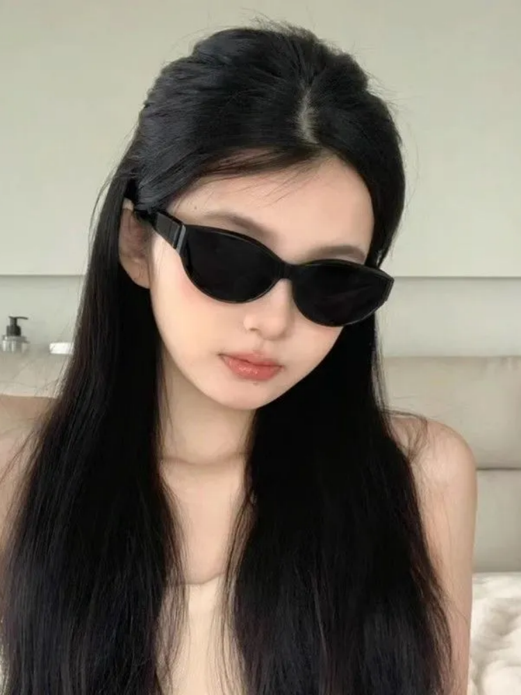 Jennie'nin eyni üslublu qadınlar üçün günəş eynəyi retro hottie pişik gözü kiçik çərçivə eynəkləri günəşdən qoruyan UV günəş eynəkləri kiçik üz modası