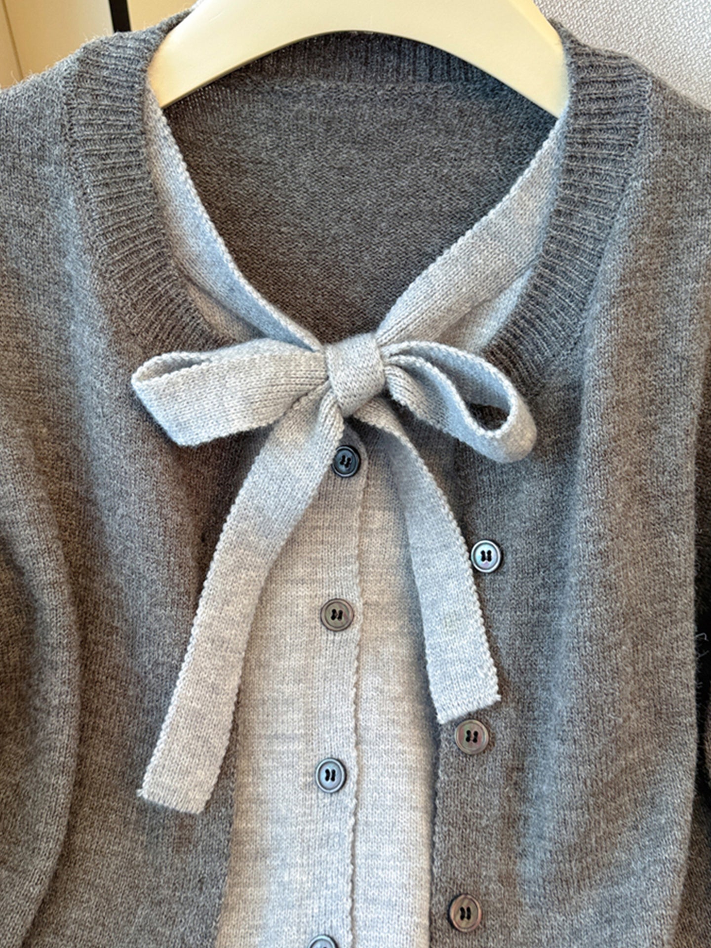 Payız və qış üçün geniş və rahat toxunma üslubda, qalstuklu, Koreya üslubunda iki hissəli sviter kardiqan.