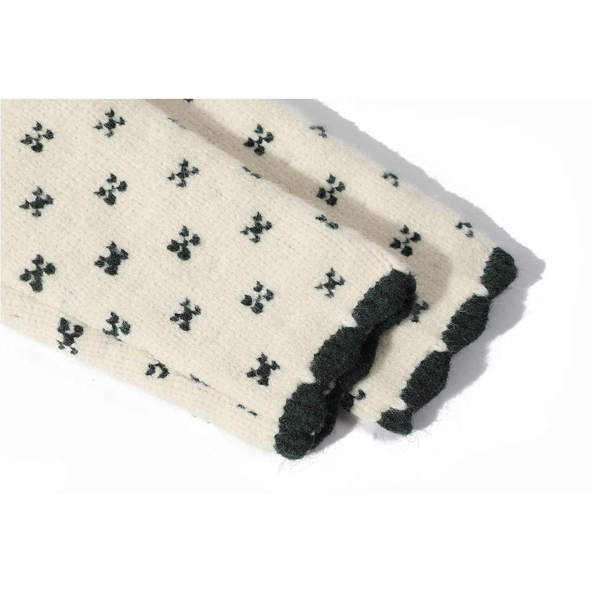 Cholisa-nın qadınlar üçün unikal və gözəl qırmızı Milad sviteri, payız və qış üçün mükəmməldir, rahat və zərif toxunmuş hırka üslubuna malikdir.