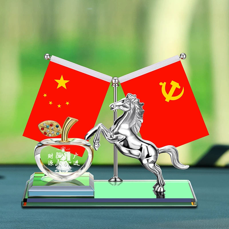 Alaşımlı At Uğur Avtomobil Ornamentləri Yeni Beş Ulduzlu Qırmızı Bayraq Dekorasiyası Avtomobil Kristal Alma Aromaterapiya Oturacaq Dekorasiyası