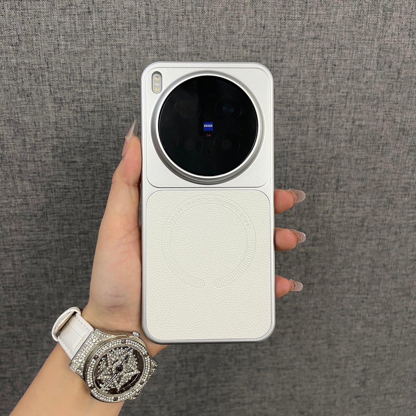 Üç Balıq [High-end Lychee Leather Magnetic Elegant White] vivox300ultra/x300/200p mobil telefon qutusu üçün uyğundur, yeni stil, lüks, düşməyə qarşı, hər şey daxil qoruyucu örtük, kişilər və qadınlar üçün dəbdədir
