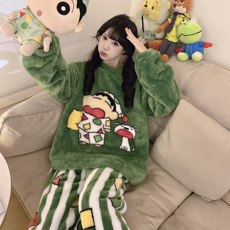 Cizgi filmi boz və qara pişik qış yeni mərcan yunlu pijama qadın yun astarlı və qalınlaşmış tələbə flanel ev geyimi xarici geyimlər