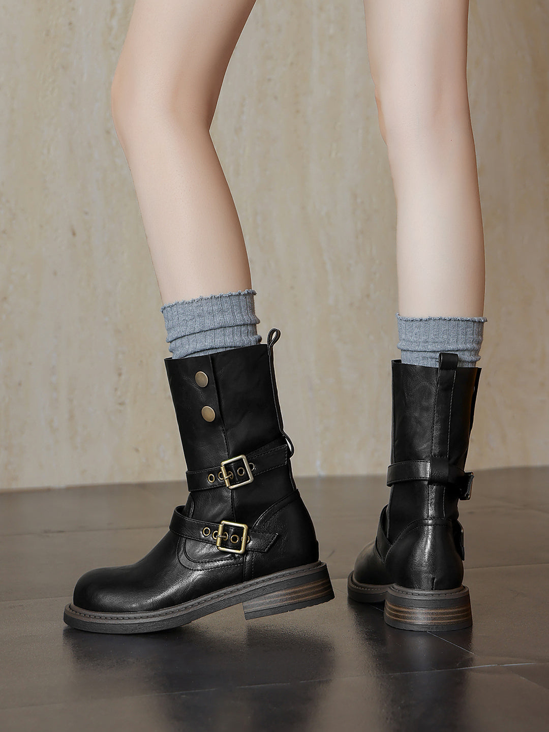 Böyük ölçülü qadın çəkmələri 41-43 atçılıq topuğu çəkmələri, qadın böyük dizdən yuxarı çəkmələri, yeni payız və qış qısa atçılıq çəkmələri, kiçik ölçülü 3334