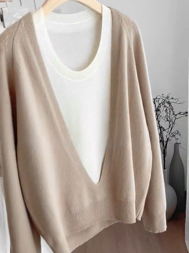 Hong Kong style retro layered two-piece knitwear set for women, spring 2024, fashionable and unique V-neck multifunctional sweater.