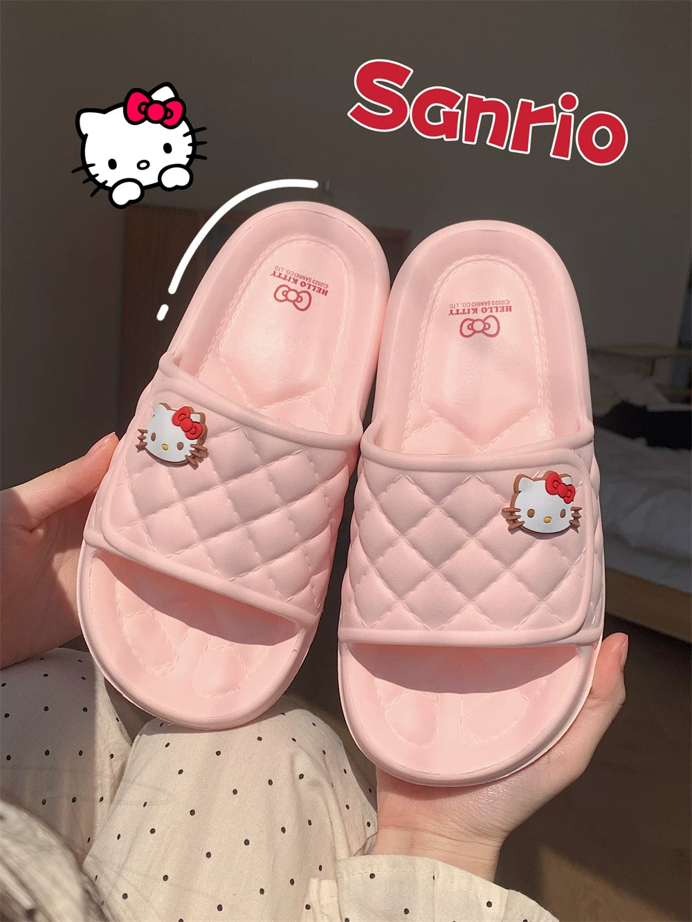 Nazik Sanrio terlikləri IP birgə Hello Kitty terlikləri sürüşməyə qarşı EVA yumşaq dibli ev ayaqqabıları qadınlar üçün yay