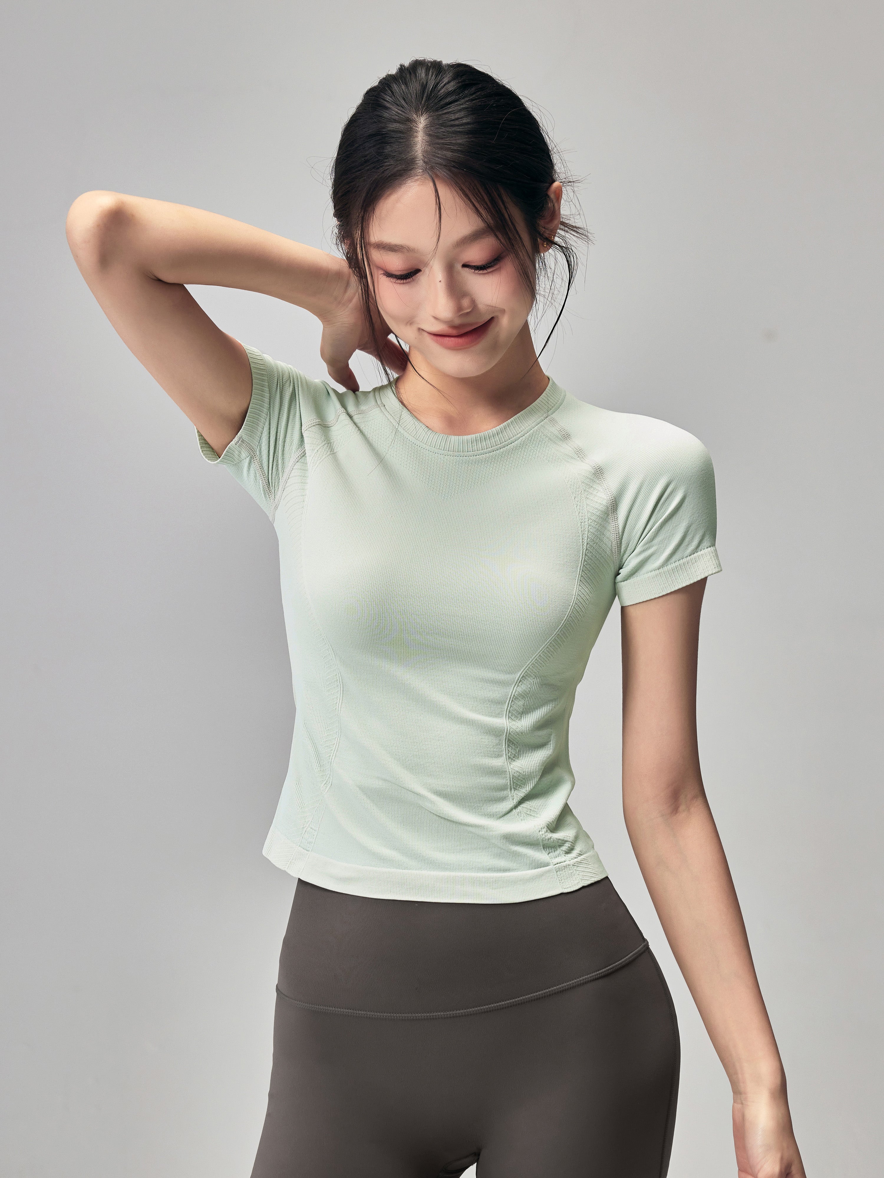 Fitness qız üçün nazik tez quruyan yoqa paltarı qısaqol, nazik uzanan idman top yay Pilates qaçış köynəyi