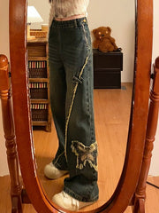 Kəpənək tikməli və yan fermuarlı, böyük ölçülü qadın cins şalvarı, yay üçün idealdır, arıqlamaq üçün, yüksək belli, geniş bədən quruluşuna malik, düz ayaqlı, enli şalvar.