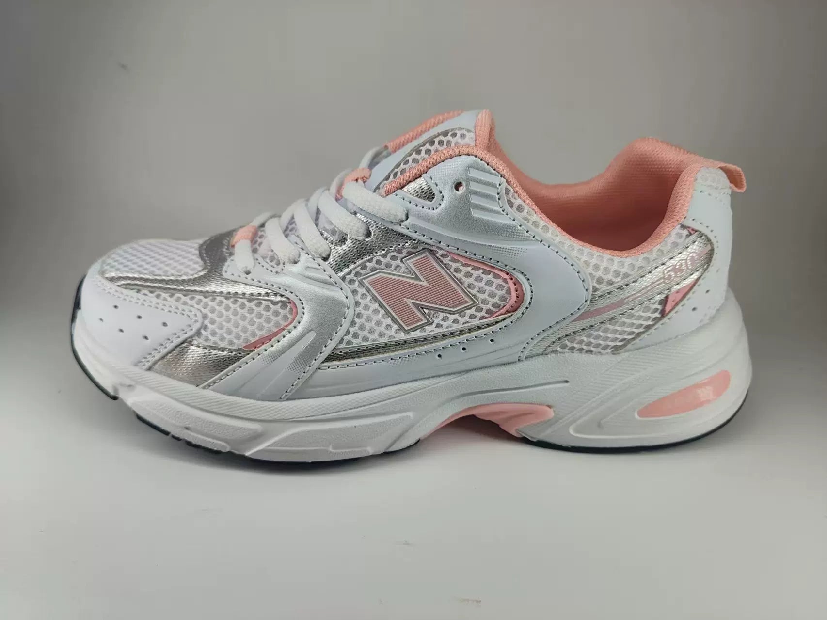 Yaz və Payız 530 Ata Ayaqqabısı Kişilər üçün Gündəlik Qalın Dabanlı Torlu Nəfəs Alınan İdman Ayaqqabıları Qadınlar üçün Çoxfunksiyalı Cütlük Qaçış Ayaqqabıları