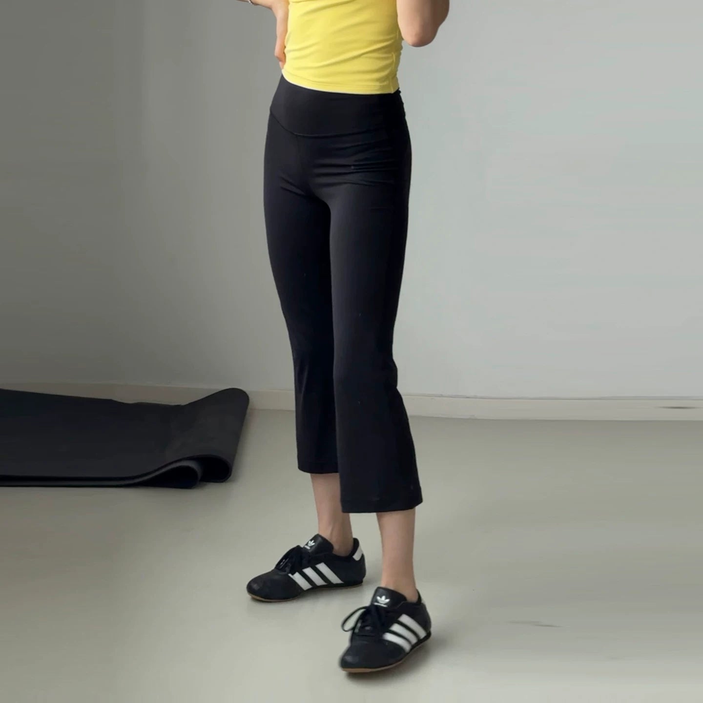 Yoyo qaçış üçün ayaq qaldıran yoqa şalvarlarını tövsiyə edir Avropa və Amerika fitness şalvarları qadınların peşəkar Pilates məşq şalvarları, yüngül çəkisi yeddi xal