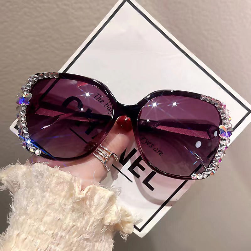 Qadınlar üçün yeni üslublu rhinestone qütblü günəş eynəkləri, ins günəşdən qoruyan və anti-UV gün eynəkləri, fərdiləşdirilmiş qadınların böyük üzü, brilyantlarla arıqlayan