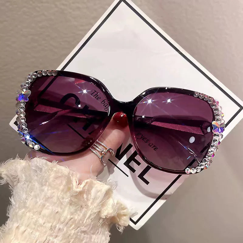 Qadınlar üçün yeni üslublu rhinestone qütblü günəş eynəkləri, ins günəşdən qoruyan və anti-UV gün eynəkləri, fərdiləşdirilmiş qadınların böyük üzü, brilyantlarla arıqlayan
