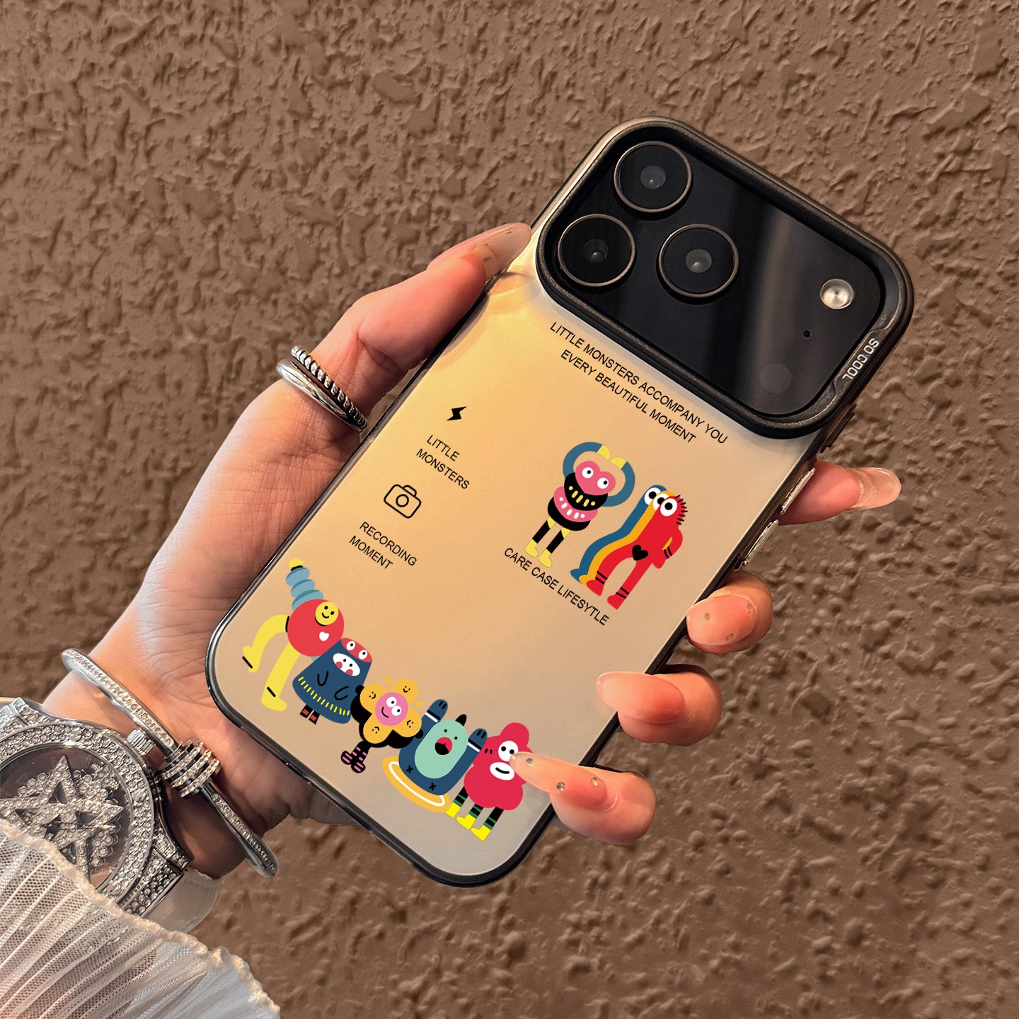 Sevimli məktub canavar şəkli iPhone17 cib telefonu üçün uyğundur Apple 17promax rəngli gümüşü şaxtalı çanta 17pro sərt qabıqlı Apple havadan qoruyucu çanta ip17 internet məşhur kişi və qadın pro cizgi filmi