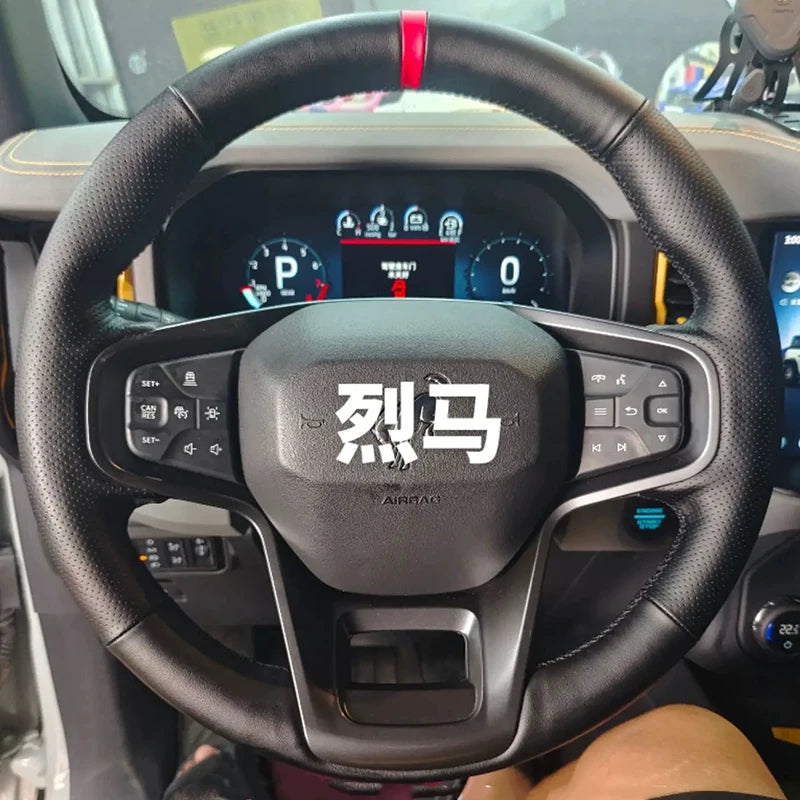 Xüsusi olaraq 2024 Ford Fiat Raptor sükan örtüyü, orijinal dəri, əl ilə tikilmiş, xüsusi hazırlanmış, tam örtüklü interyer modifikasiyası üçün hazırlanmışdır.