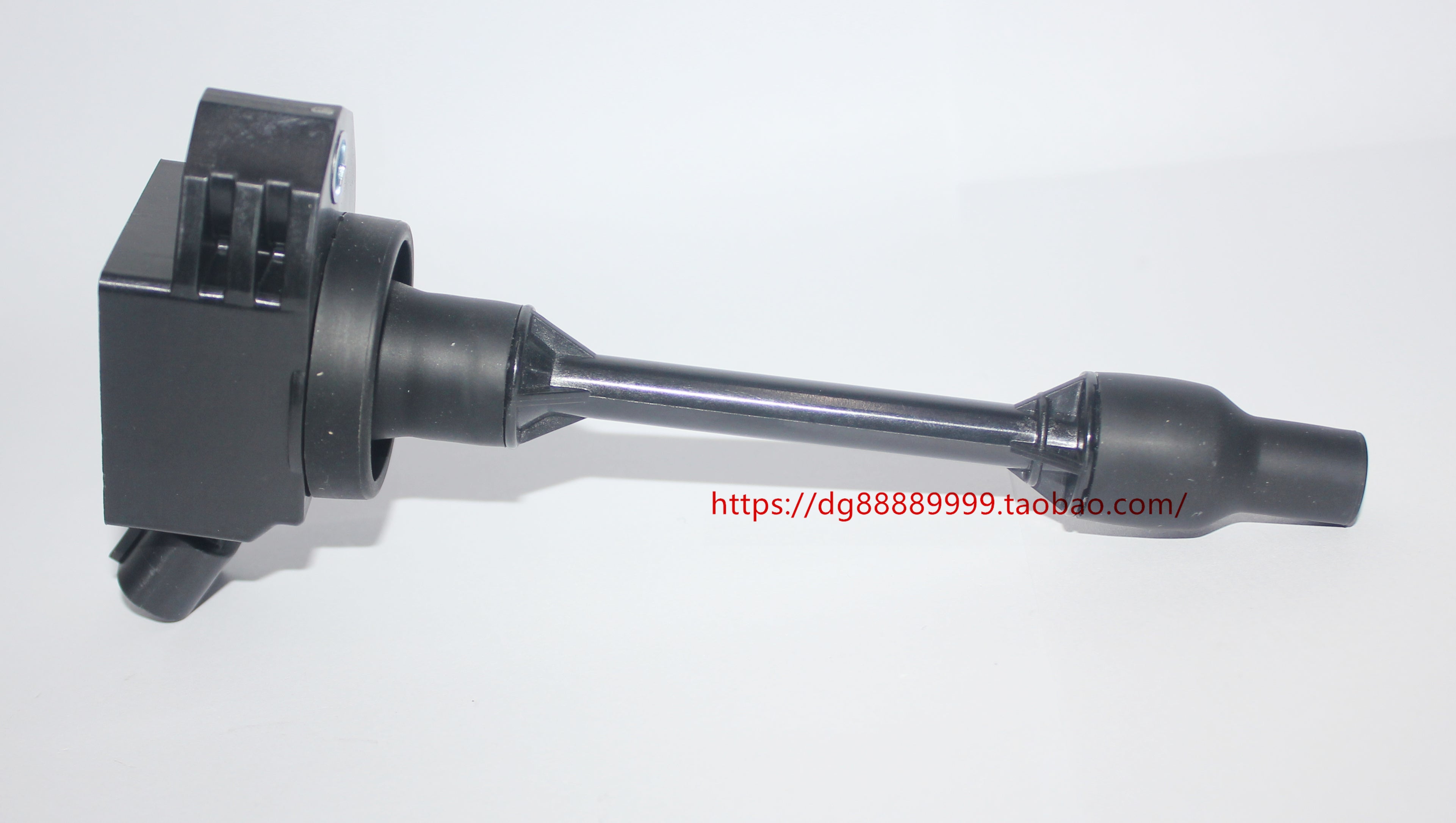 NGK alovlanma bobini U5449 yüksək gərginlikli paketi Toyota Avalon, Camry, C-HR, IZOA və Lexus ES260 üçün uyğundur.