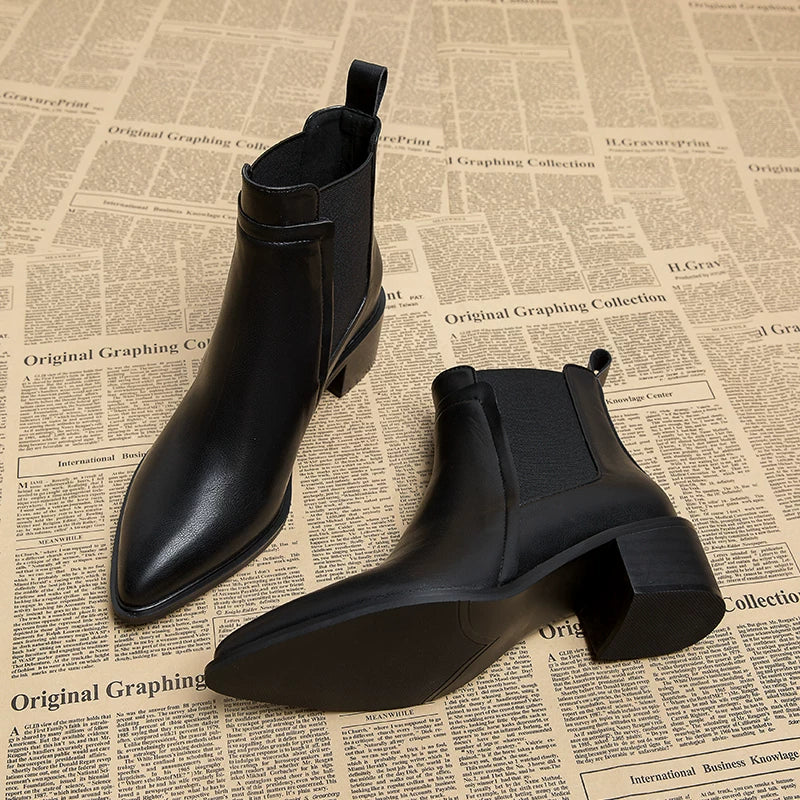 2025 Early Autumn Pointed Toe Mid Heel French Ankle Boots, Thick Heel Chelsea Brown Martin Women's Boots, Spring and Autumn