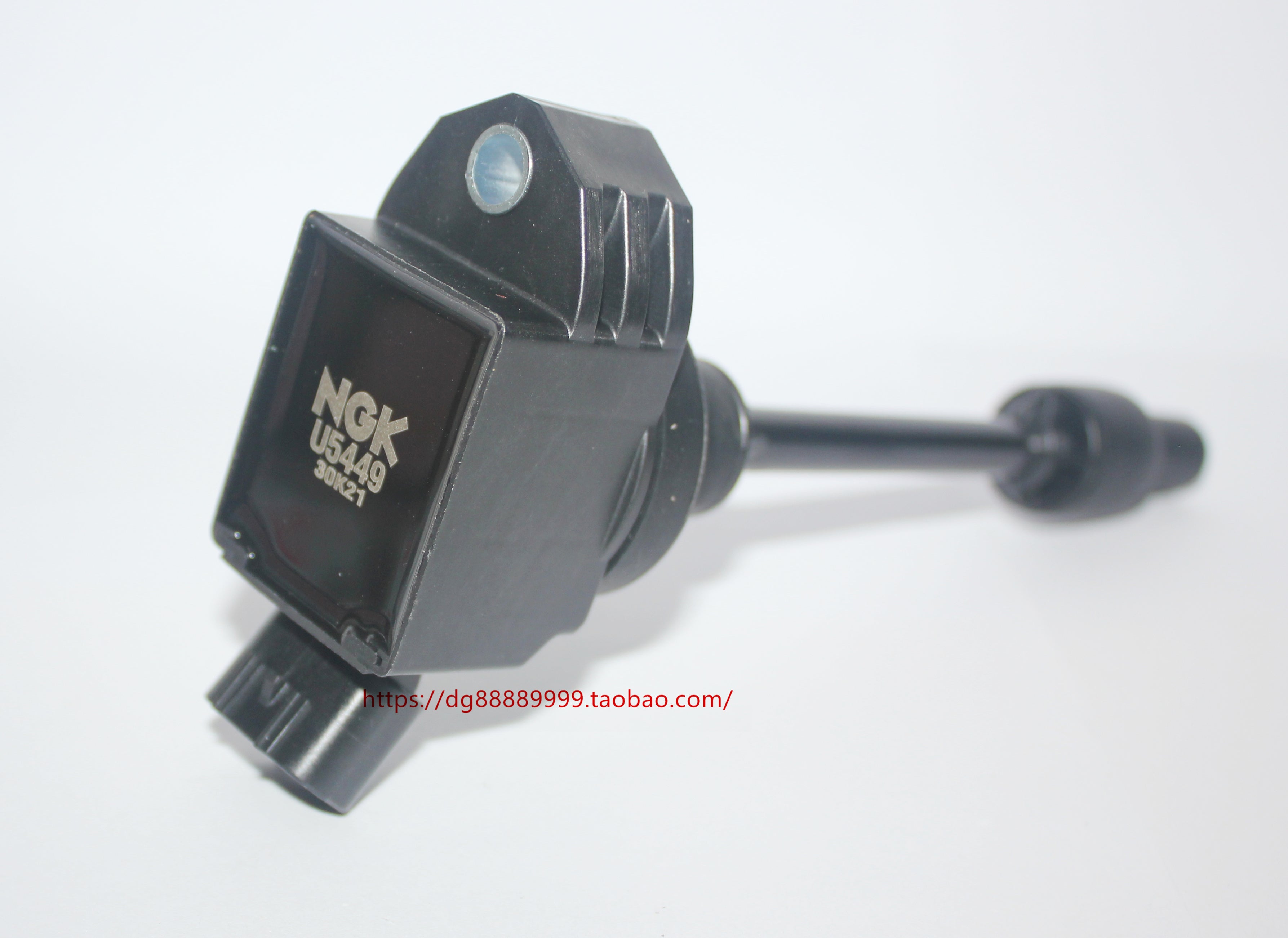 NGK alovlanma bobini U5449 yüksək gərginlikli paketi Toyota Avalon, Camry, C-HR, IZOA və Lexus ES260 üçün uyğundur.