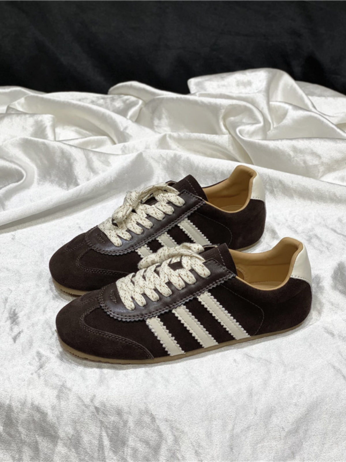 Women's suede retro German training shoes, flat genuine leather soft sole, Hong Kong style stylish three-stripe shoes, autumn and winter sports shoes for all seasons