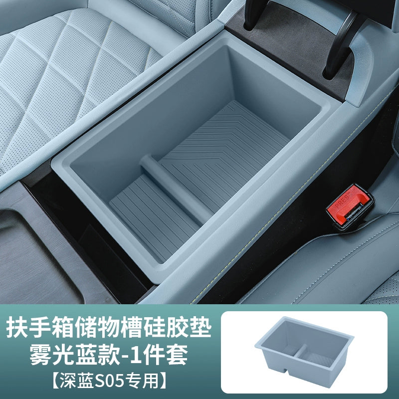 24-26 Tünd Mavi S05 Saxlama Qutusu Simsiz Doldurma Cihazı Su Bardağı Silisium Gel Yastığı Mərkəzi İdarəetmə Saxlama Daxili Modifikasiya Aksesuarları üçün uyğundur