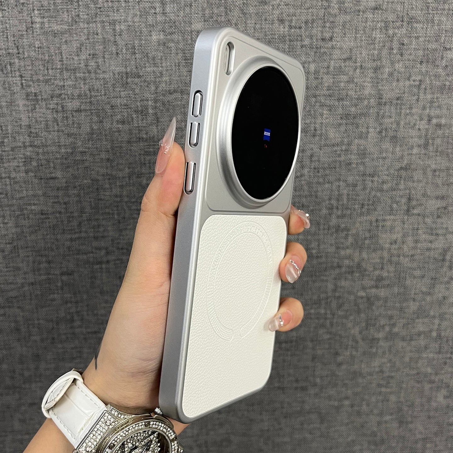 Üç Balıq [High-end Lychee Leather Magnetic Elegant White] vivox300ultra/x300/200p mobil telefon qutusu üçün uyğundur, yeni stil, lüks, düşməyə qarşı, hər şey daxil qoruyucu örtük, kişilər və qadınlar üçün dəbdədir