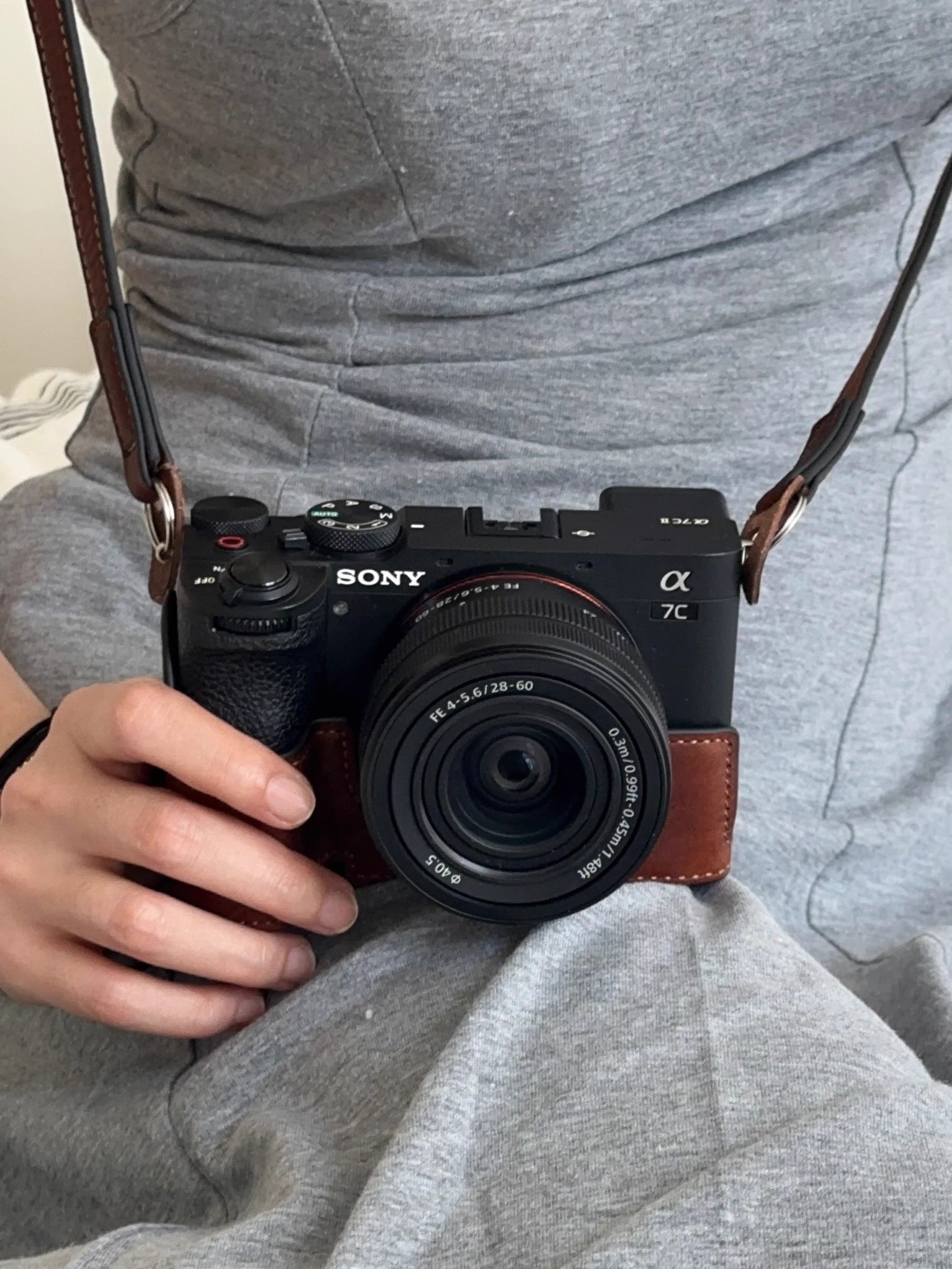 Sony A7C2 orijinal dəri qoruyucu çanta A7CR kamera çantası A7M5/4 A7R5 ZVE10 birinci və ikinci nəsil dəri qutu bazası