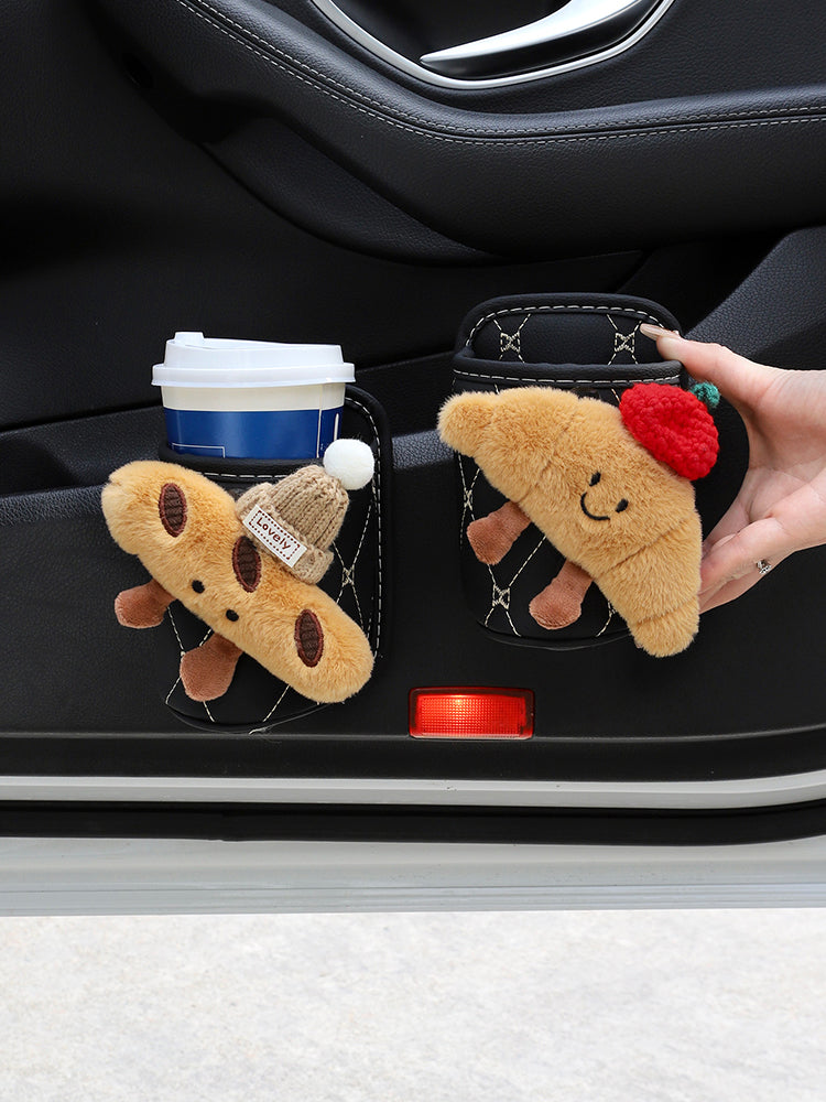 Cizgi filmi üslubunda yaradıcı avtomobil stəkan tutacağı, avtomobil qapısının yan saxlama qutusu, qızlar üçün avtomobil oturacaqlarının arxaları üçün çoxfunksiyalı saxlama əşyası.