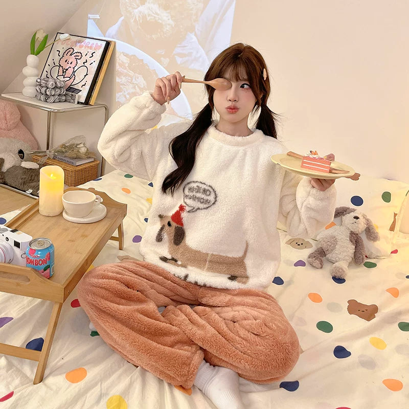 Cizgi filmi boz və qara pişik qış yeni mərcan yunlu pijama qadın yun astarlı və qalınlaşmış tələbə flanel ev geyimi xarici geyimlər