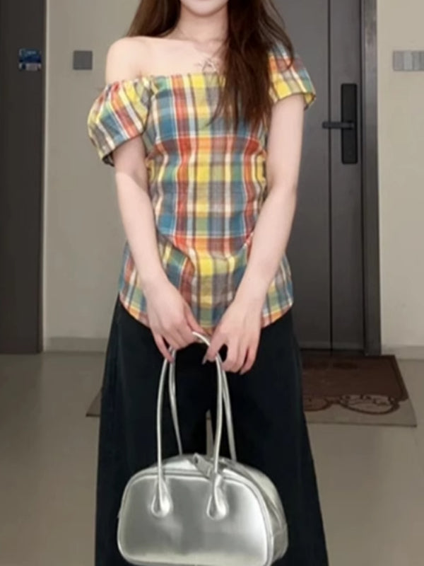 Böyük ölçülü qadın üçün çiyinləri açıq dama-dama köynək, 2026-cı il yay yeni dəbi, arıqladıcı və gözəl, şirin və ədviyyatlı top.