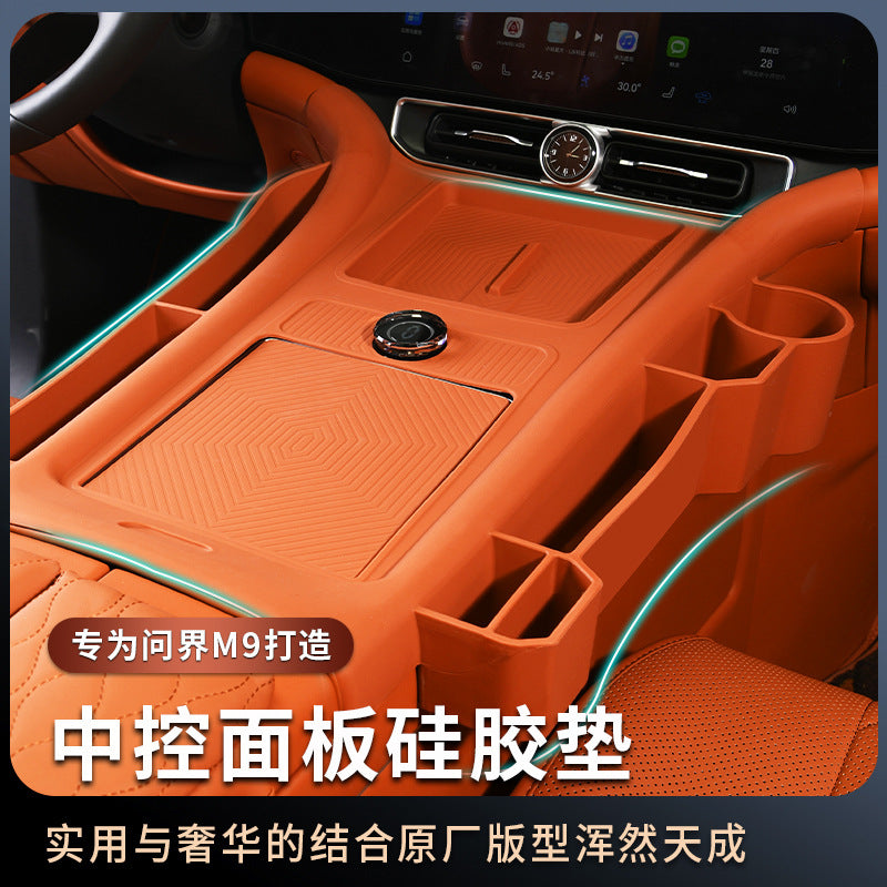 AITO üçün uyğundur, dünyadan soruşun M9 Restoration mərkəzi idarəetmə simsiz doldurma silikon yastığı, avtomobil bəzək aksesuarlarını qorumaq üçün sürüşməyə qarşı pad