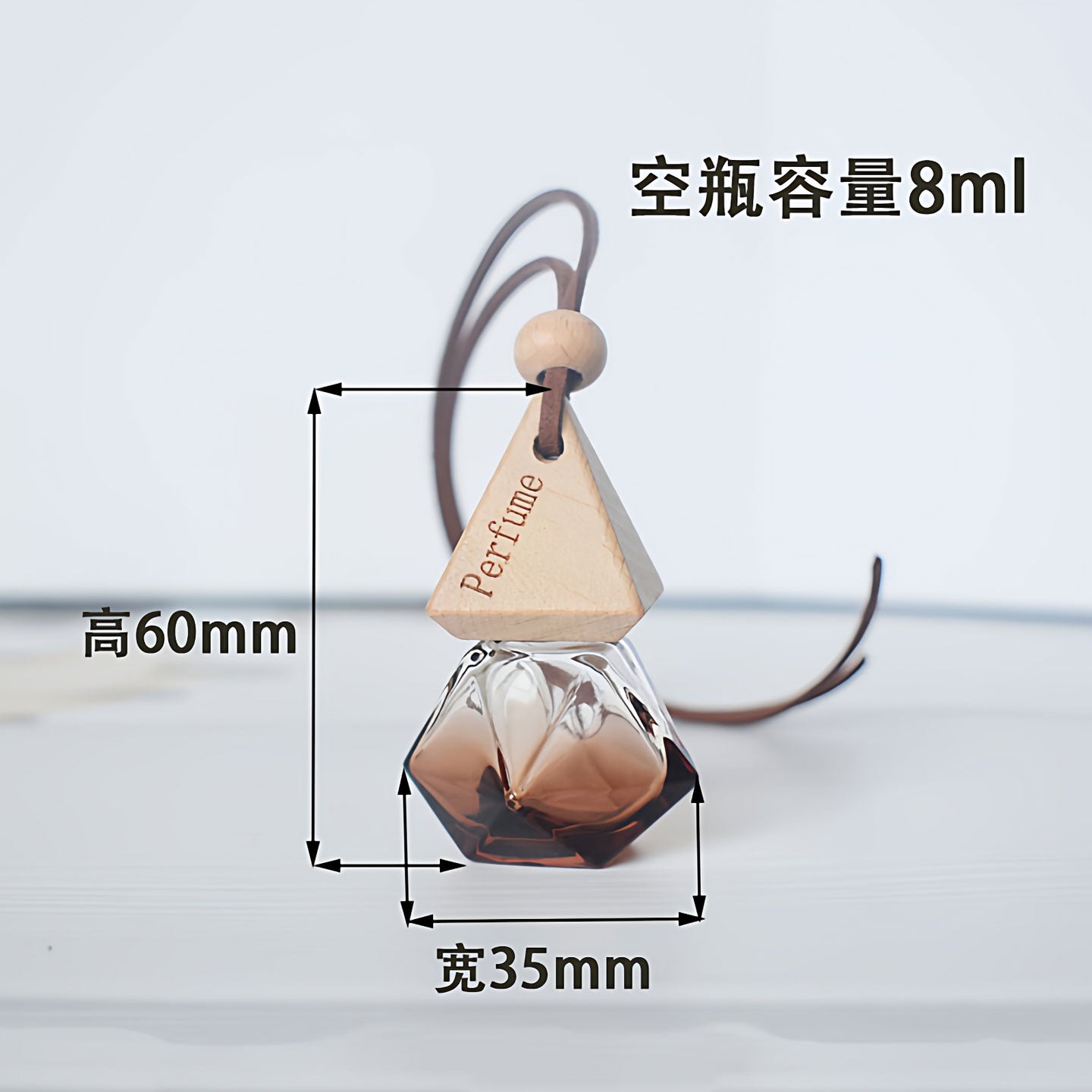 Yüksək səviyyəli Avtomobil Aromaterapiya Yanğınsöndürmə Şüşələri Öz-özünə quraşdırılmış Ətir Alt Butulkaları Avtomobil Asma Ornament Efir Yağı Uçucu Aroma Diffuzoru Qalıcı Ətir