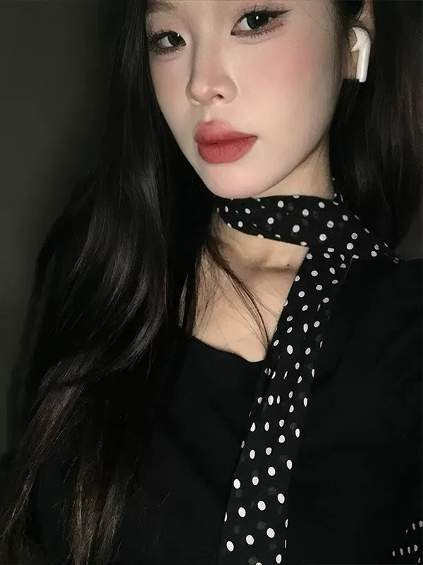 Qadınlar üçün qara polka nöqtəli uzun ipək eşarp 2026 yeni stil boyunlu yüksək səviyyəli baş bandı bəbir çaplı üzən qalstuk eşarp kəmərinə uyğun