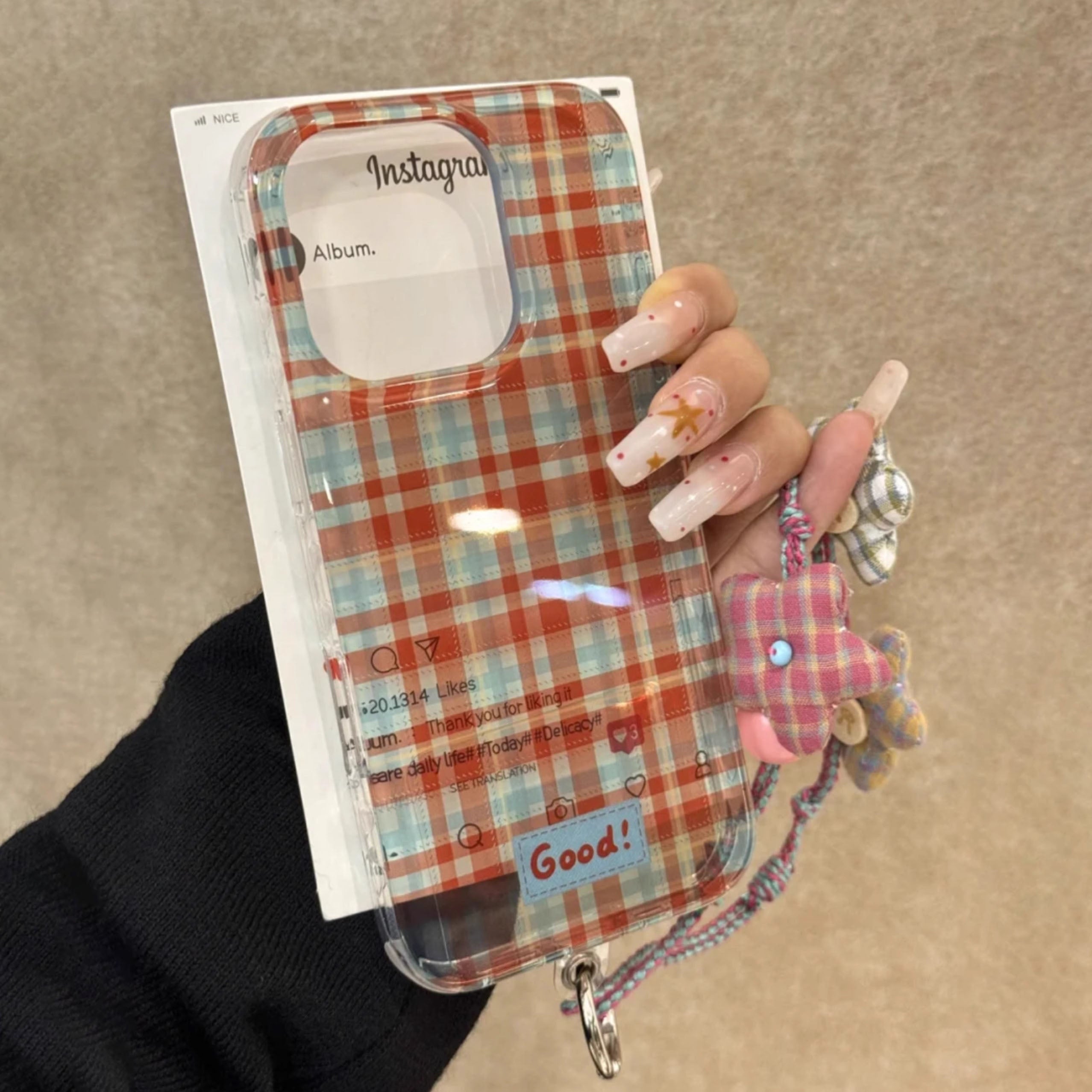 Koreya üslublu zərif çəhrayı və yaşıl plaid Apple 16promax mobil telefon qutusu üçün uyğun yeni yüksək səviyyəli 15 lanyard ilə 14 şəffaf 13 kreativ iphone16pro niş qadın qutusu 17promax dəsti