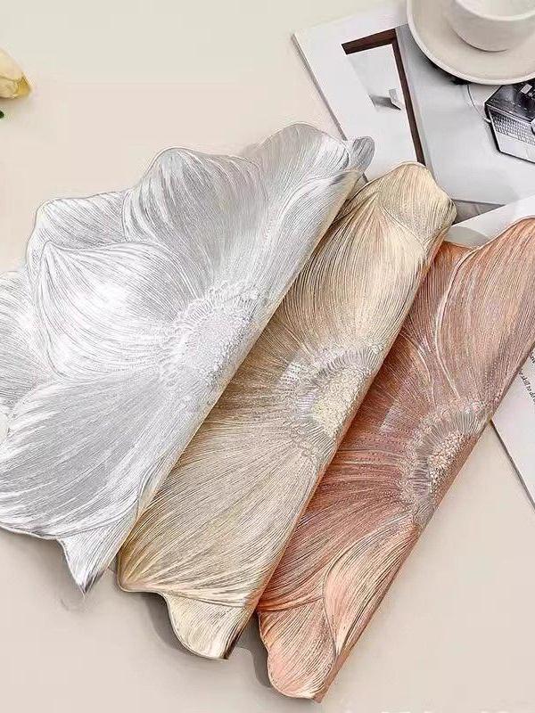 İsti satış kreativ lotus pvc yanmağa qarşı izolyasiya mat qərb qida paspas sürüşməyən suya davamlı yağ placemat otel evdə yuyula bilər