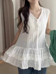 Ağ köynəyin üzərinə qatlanmış, böyük ölçülü, krujeva, çoxmərtəbəli ətəkli qolsuz, yaz üçün don, böyük ölçülü qadınlar üçün idealdır.