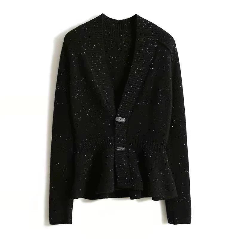 High-end, elegant Chanel-style sweaters, cardigans, and coats made from leftover export goods from international brand stores, collected from department stores.