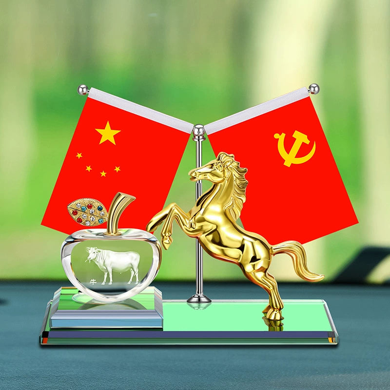 Alaşımlı At Uğur Avtomobil Ornamentləri Yeni Beş Ulduzlu Qırmızı Bayraq Dekorasiyası Avtomobil Kristal Alma Aromaterapiya Oturacaq Dekorasiyası