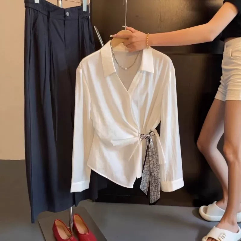 Böyük ölçülü qadınlar üçün fransız üslubunda zərif ipək şarflı, bel hissəsində bağlanan bluza, yaz üçün dəbli və şık uzunqol köynək.