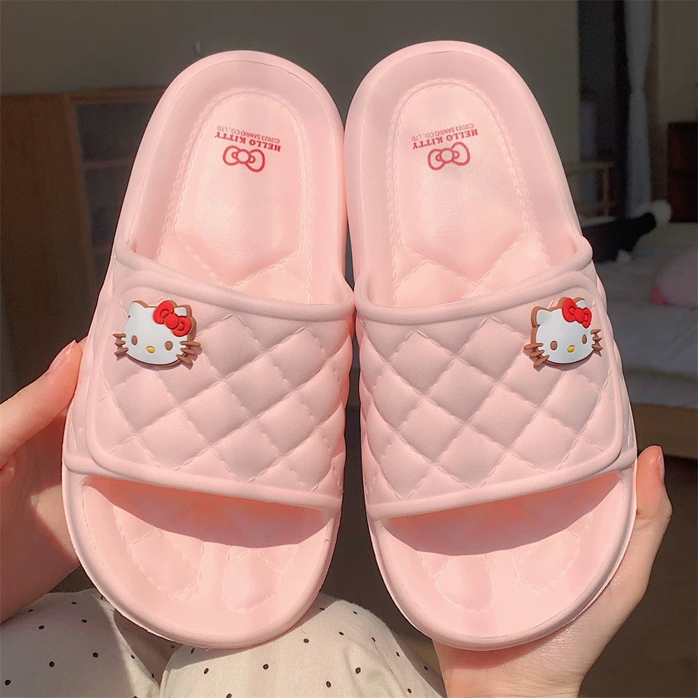 Nazik Sanrio terlikləri IP birgə Hello Kitty terlikləri sürüşməyə qarşı EVA yumşaq dibli ev ayaqqabıları qadınlar üçün yay
