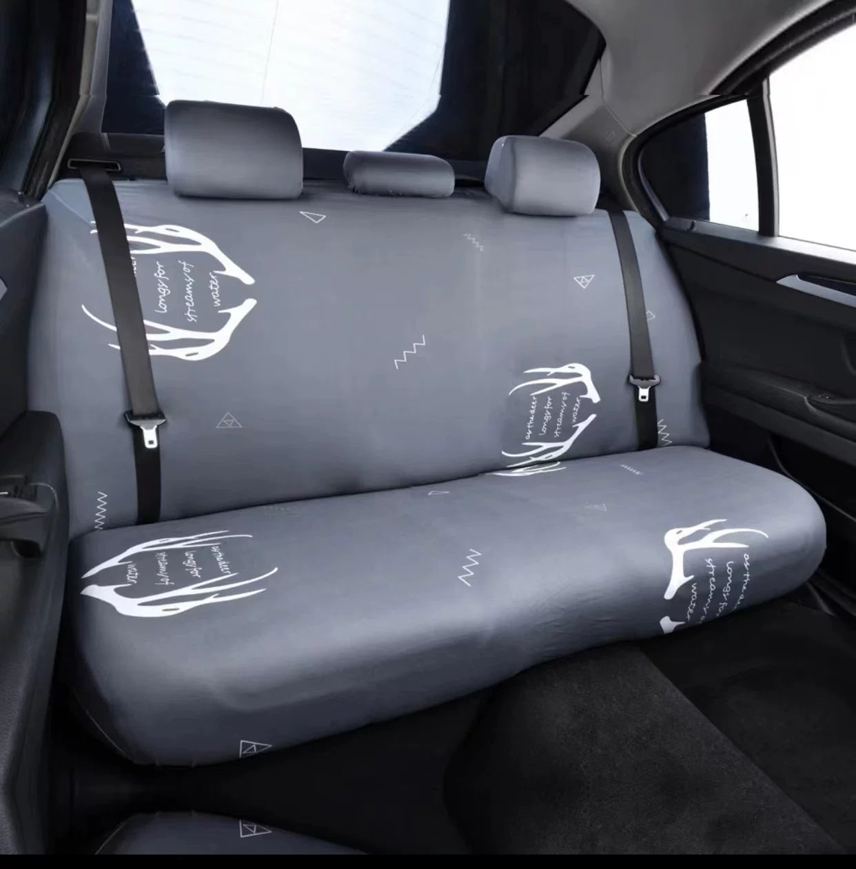 Universal five-seater car seat cushions and covers, breathable fabric, dustproof, elastic, fully enclosed, suitable for all seasons.