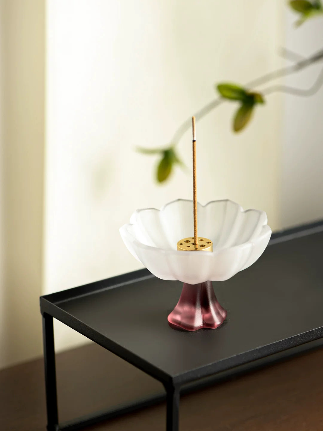 Çin üslublu Zen üslublu şirli lotus buxur yandırıcı, səndəl ağacı buxur tutacağı, xətt buxur bazası, evdə qapalı aromaterapiya brülörü