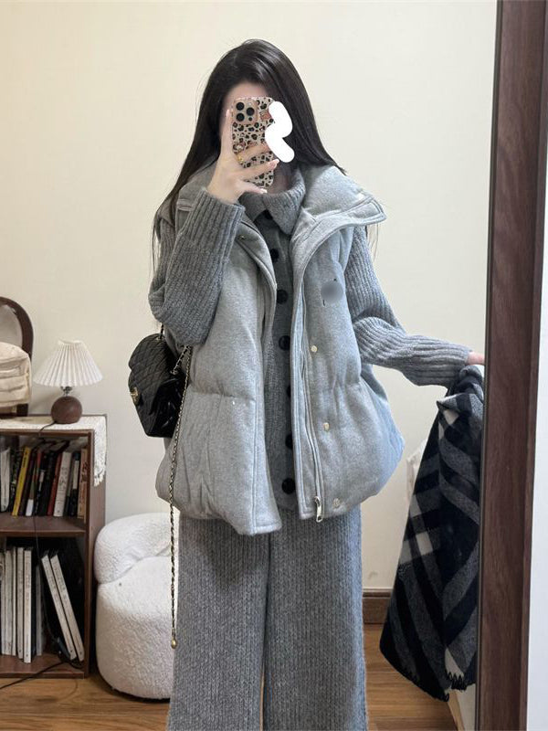 A sleek and lazy three-piece set in Korean style: a stand-up collar vest, a collared cardigan, and gray wide-leg pants.