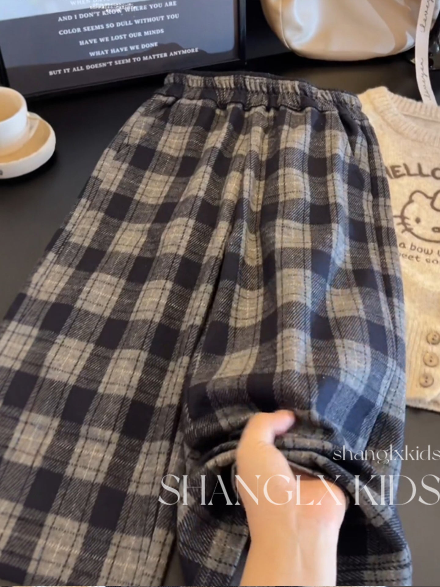 Qızlar üçün super şirin uşaq toxunma sviteri, Hello Kitty pişik sviteri, 2025-ci il üçün yeni payız stili, dəbli top.