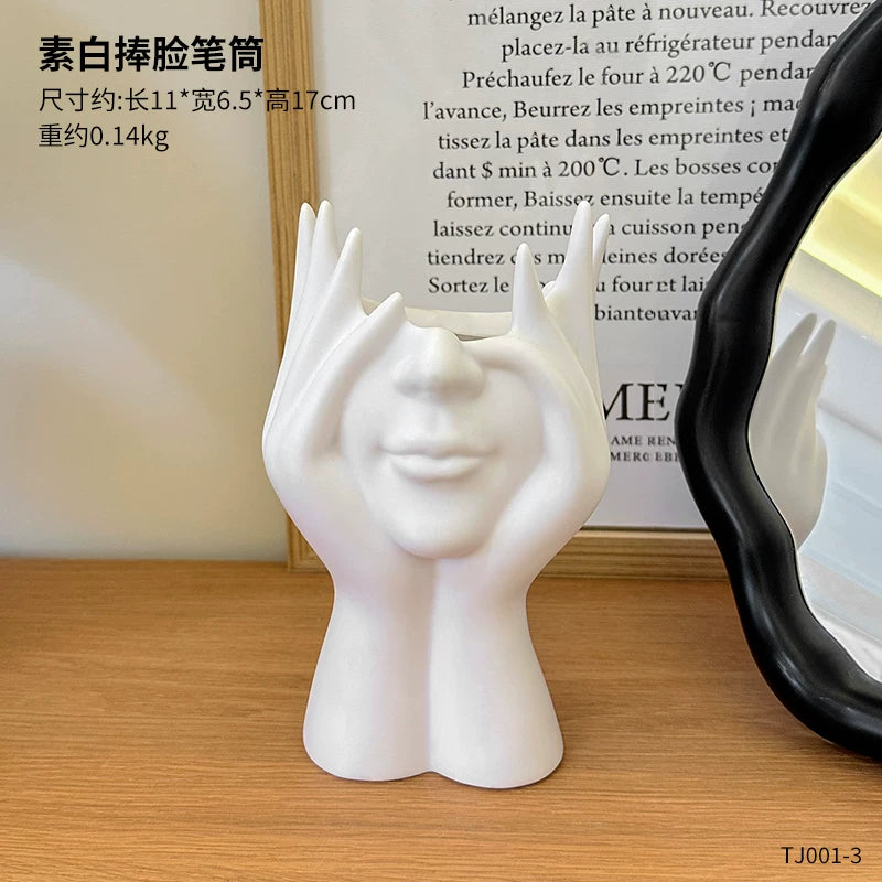 Nordic abstract face makeup brush holder, desktop eyeshadow, eyebrow pencil, brush holder and pen holder that can be shared on Instagram.