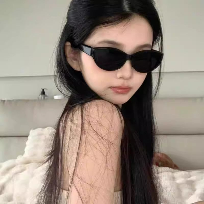 Jennie'nin eyni üslublu qadınlar üçün günəş eynəyi retro hottie pişik gözü kiçik çərçivə gm eynək polarize anti-UV günəş eynəyi kiçik üz - 2