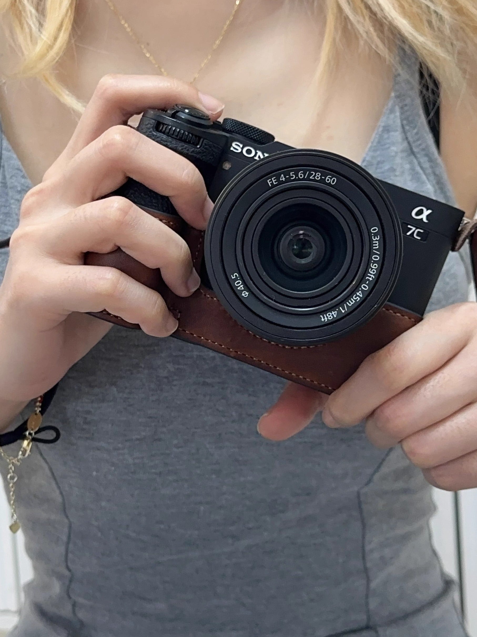 Sony A7C2 orijinal dəri qoruyucu çanta A7CR kamera çantası A7M5/4 A7R5 ZVE10 birinci və ikinci nəsil dəri qutu bazası