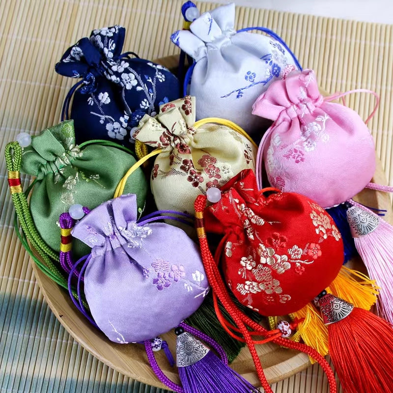Əjdaha Qayıq Festivalı kisəsi, qədim üslubda gavalı çiçəyi kisəsi kulon, boş çanta pul kisəsi, əl işi DIY material çantası, ağcaqanadları dəf etmək üçün moxa yarpağı kisəsi