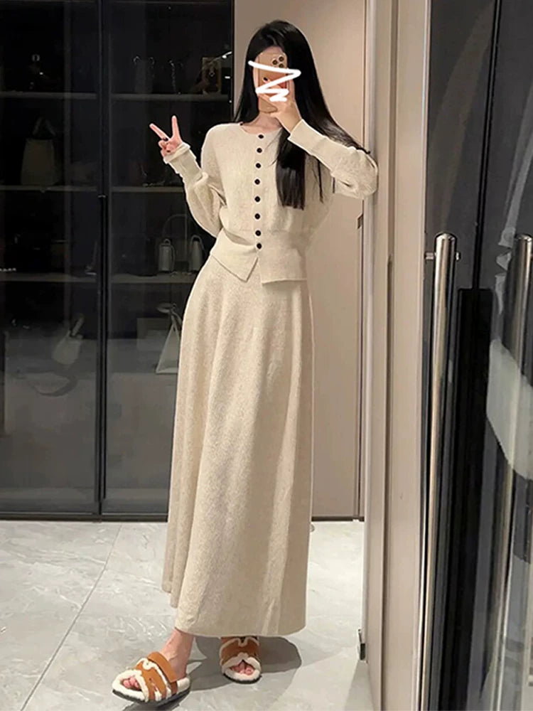 Payız və qış üçün mükəmməl olan şık Koreya üslublu uzun ətəklər və midi ətəklər, erkən yaz üçün isə tam geyimlər - 2026-cı ilin yeni qadın modelləri.