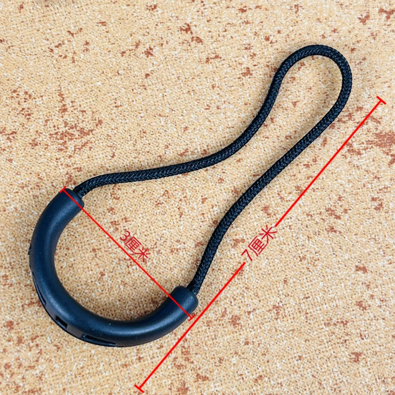 Paltarlar, çantalar, ayaqqabılar üçün tutacaqlar, çəkmə nimçələri, çəngəl asqılar üçün çıxarıla bilən qara ipli quyruq ipi plastik plastik dartma lövhələri